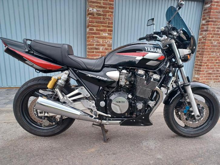 Yamaha XJR 1300 -!!! carburateurs!!!, Motoren, Motoren | Yamaha, Particulier, Naked bike, meer dan 35 kW, 4 cilinders, Motorrijbewijs A