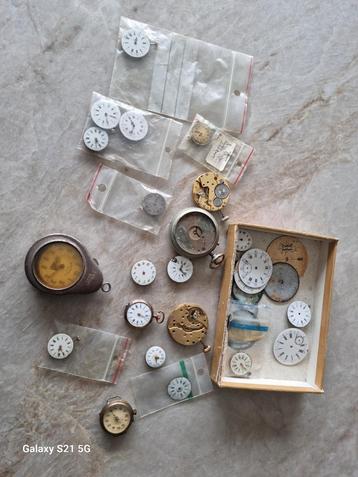 Lot de très anciennes œuvres horlogères issues de montres de