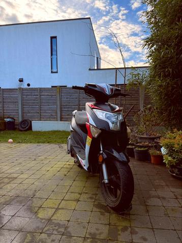 bklasse scooter, start en rijd, Fietsen en Brommers, Ophalen, Zo goed als nieuw