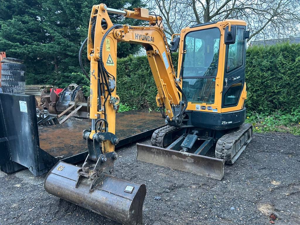 A vendre mini pelle Hyundai 2,5t, Articles professionnels, Enlèvement