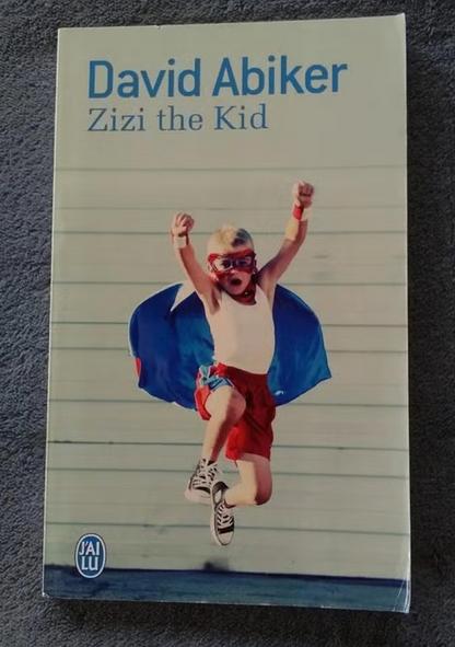 "Zizi the Kid" David Abiker (2010) NEUF, Livres, Romans, Neuf, Europe autre, Enlèvement ou Envoi