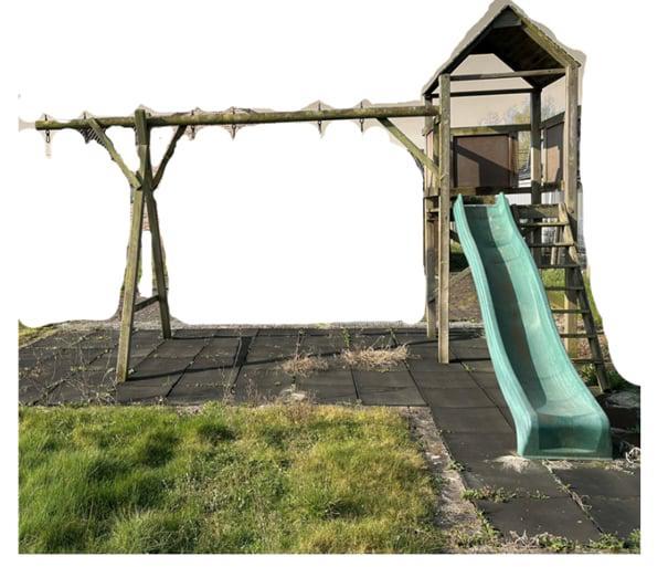 Speeltoren + glijbaan + schommels, Kinderen en Baby's, Speelgoed | Buiten | Speeltoestellen, Gebruikt, Glijbaan, Ophalen