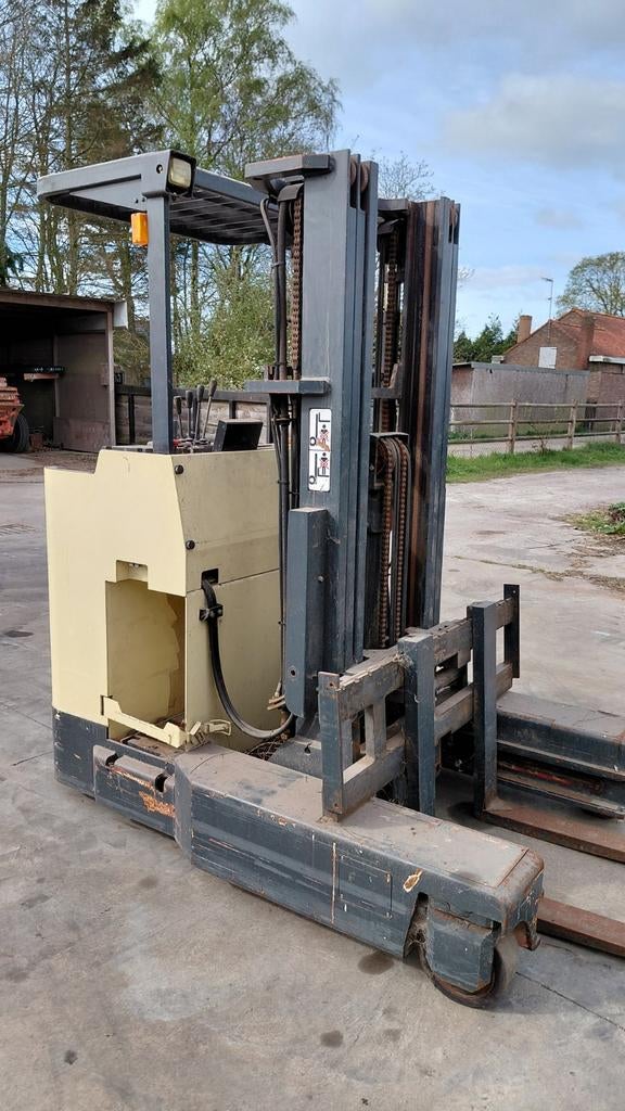 4 weg heftruck 2.5t nyk nichiyu voor onderdelen of opmaak, Ophalen, Heftruck, NYK - Nichiyu, Elektrisch