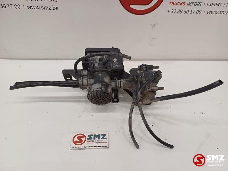 Occ EBS front axle modulator + relay valve Mercede, Autos : Pièces & Accessoires, Pièces camion, Mercedes-Benz, Autres pièces automobiles