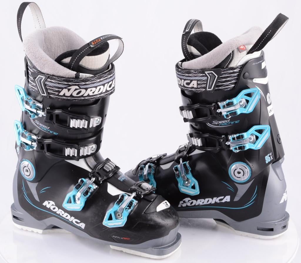 Chaussures de ski 38 38.5 EU pour femmes NORDICA, Sports & Fitness, Ski & Ski de fond, Utilisé, Chaussures, Nordica, Carving, Enlèvement ou Envoi