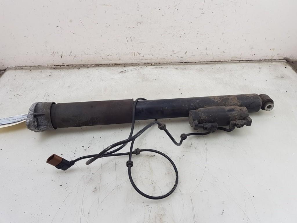 AMORTISSEUR ARRIÈRE DROIT C AMG (C205) (|A2053202300|), Autos : Pièces & Accessoires, Dhr. J. Ham, Mercedes-Benz, Administratie@autoham.nl