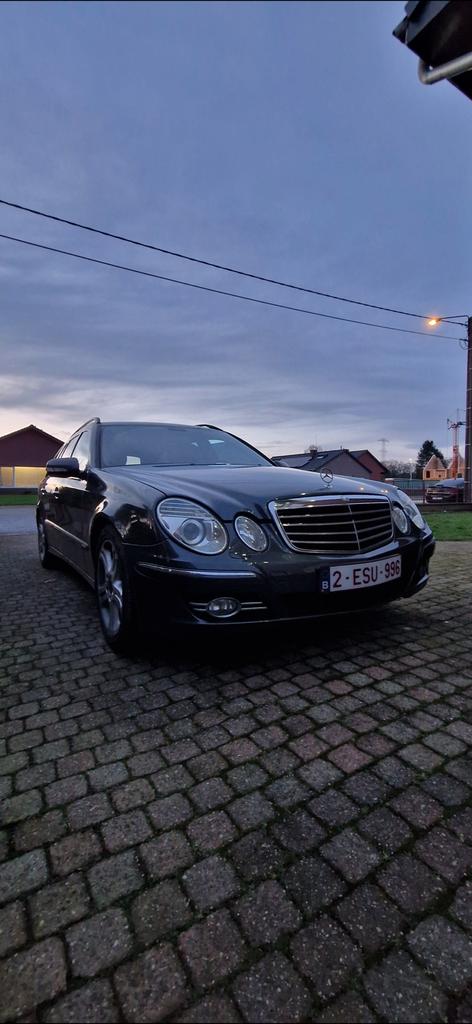 E klasse w211 220cdi 170 pk avant-garde deisgno interieur, Auto's, Automaat, Zwart, Blauw, Leder