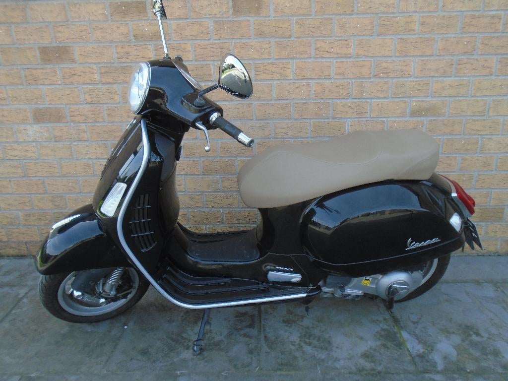 Vespa 250ie gts, bwj. 2016, koopje!!! 2200€ !!, Motos, Motos | Piaggio, Scooter, Occasion, Particulier, 12 à 35 kW
