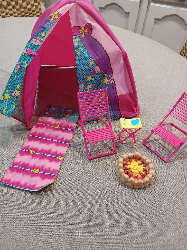 Barbie tent met accessoires, Ophalen, Gebruikt, Barbie