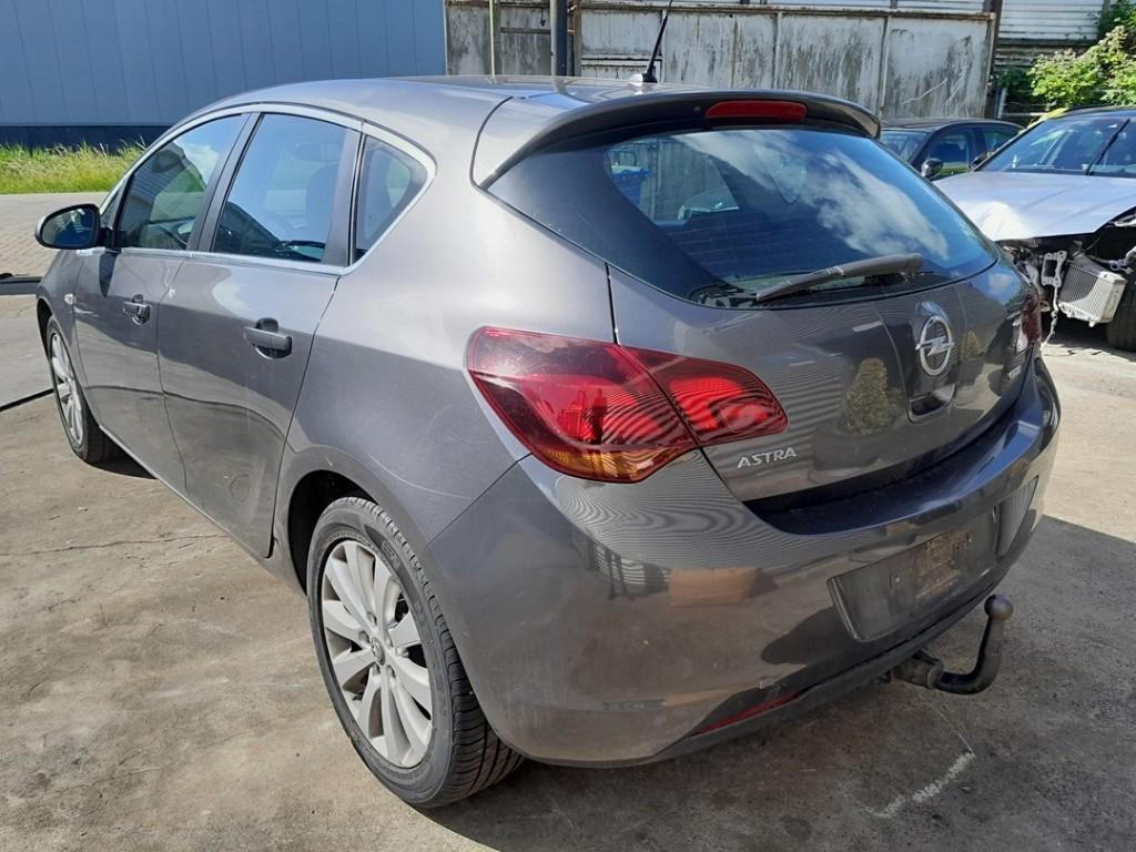 REMKLAUW LINKS ACHTER ABS Astra J (PC6 / PD6 / PE6 / PF6), Gebruikt, Opel