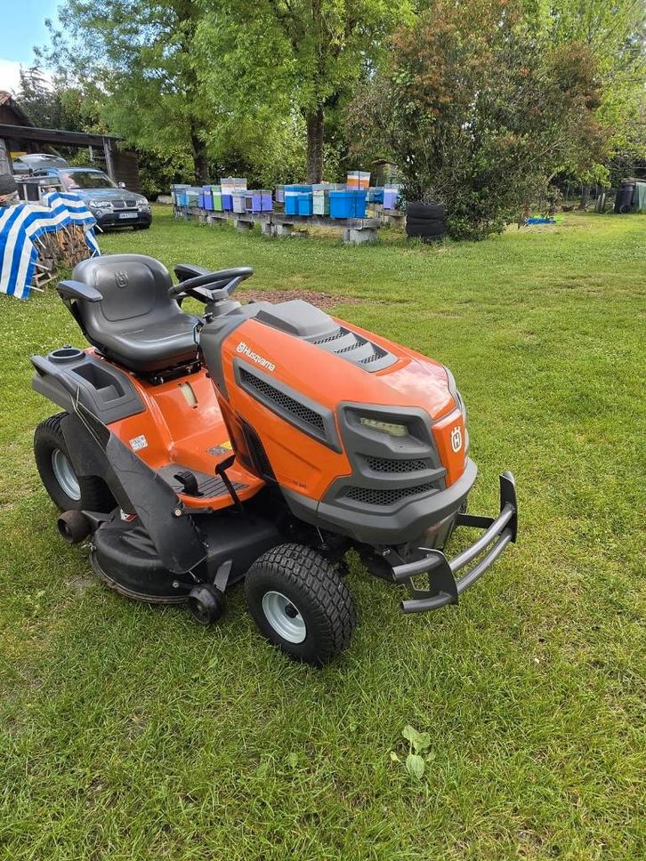 Husquarna Ride-On gazontractor, Tuin en Terras, Zitmaaiers, Zo goed als nieuw, 90 tot 120 cm, Elektrische starter, Mulchfunctie