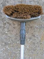 Kuisborstel met aansluiting op water, Ophalen