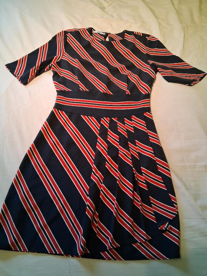 kleed - maat XS, Kleding | Dames, Jurken, Zo goed als nieuw, Maat 34 (XS) of kleiner, Zwart, Boven de knie, Ophalen of Verzenden