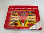 Dinky toys boek met papier cover 312р. 1931-1979, Ophalen of Verzenden, Zo goed als nieuw, Dinky Toys
