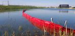 Oliekeerscherm oil fence olieboom watergang sloot Olie afslu, -, -, -
