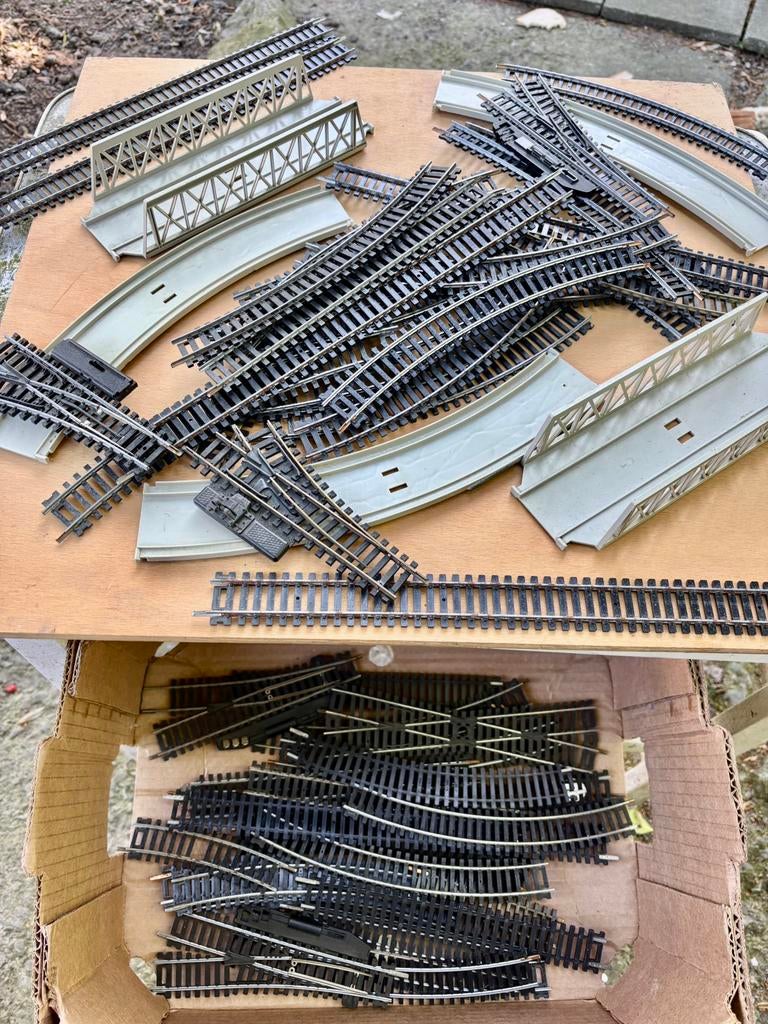 Set rails, wissels en bruggen voor Lima HO-treinen, Hobby en Vrije tijd, Ophalen of Verzenden, Zo goed als nieuw, Rails, Lima