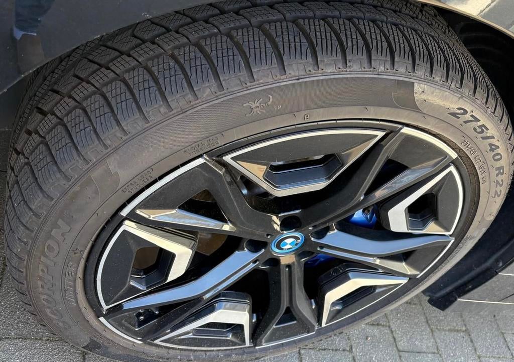 4x Pirelli Scorpion 275/40/R22 107Y M+S  flat to run, Pneus hiver, Véhicule de tourisme, 275 mm, Autres dimensions