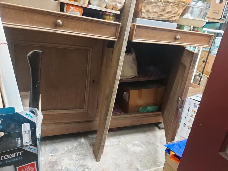 OM EEN EIKENHOUTEN DRESSOIR TE GEVEN DAT GERESTAUREERD MOET, Huis en Inrichting, Kasten | Overige, Ophalen