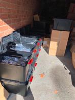 Groot lot nieuw Sport (merk) kledij Retailwaarde 57-62k, Ophalen, Zo goed als nieuw