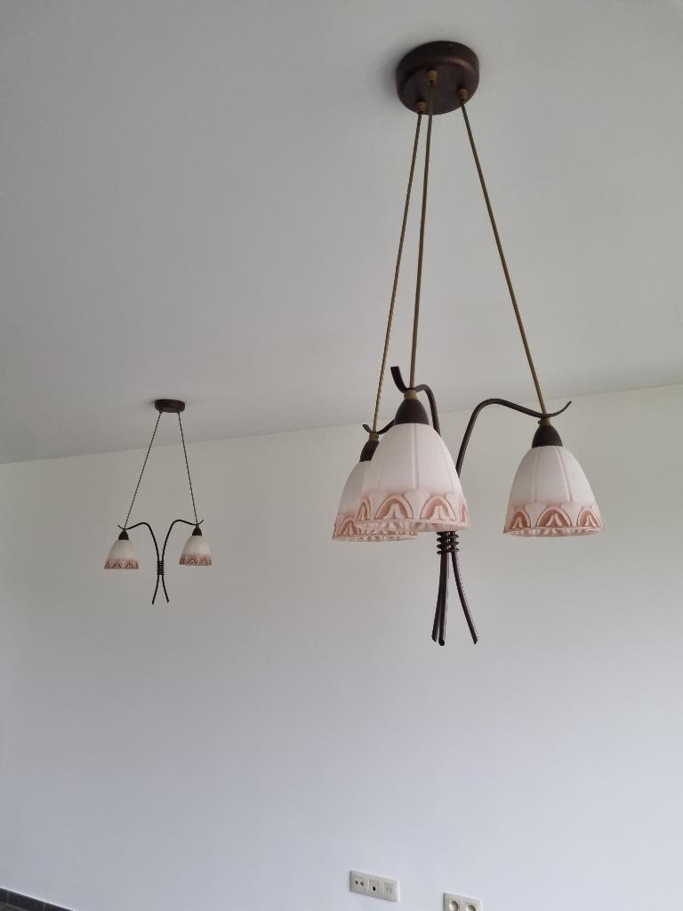 Twee lusters., Ophalen, Glas