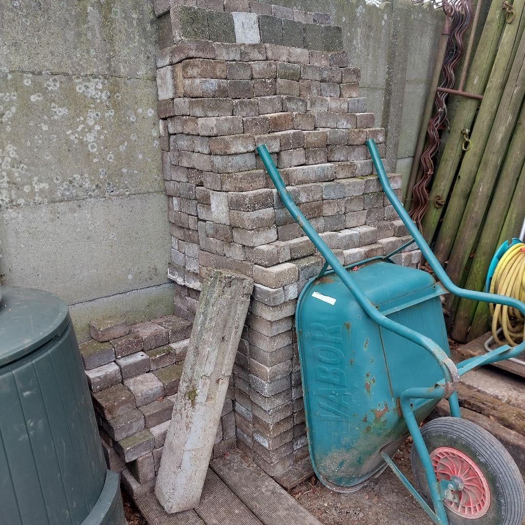 Beton klinkers terras ongeveer 950, Enlèvement, Utilisé, Béton, Briques