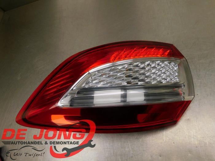 Achterlicht rechts van een Ford Mondeo, Auto-onderdelen, Verlichting, Ford, Gebruikt, 3 maanden garantie, Ophalen of Verzenden