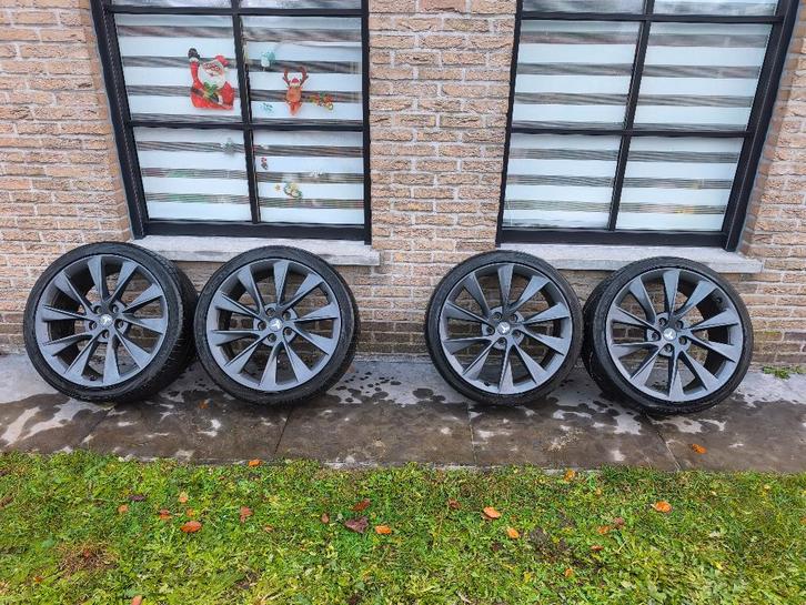 Tesla Model S 21" Twin Turbine (TO) — Vredestein, Autos, Tesla, Particulier, Achat, Model S, Enlèvement