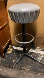 Krukje met lederen zitting (gratis), Ophalen, Gebruikt