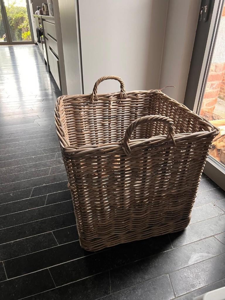 Panier en bois Avec roues Canne-Rotin, Enlèvement, Comme neuf