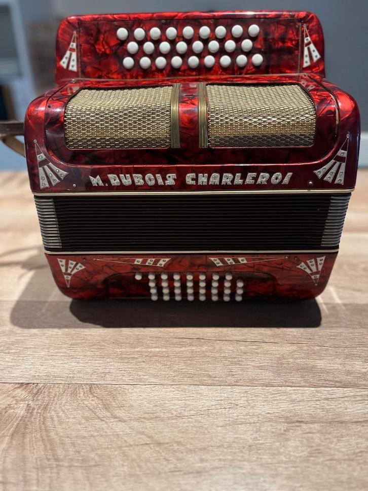 accordéon ancien de couleur rouge marbré,, Musique & Instruments, Accordéons, Comme neuf, Enlèvement