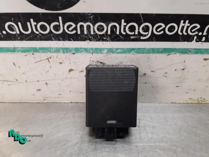 Relais de chauffage de vitres arrière d'un Mercedes Sprinte, Autos : Pièces & Accessoires, Électronique & Câbles, Mercedes-Benz