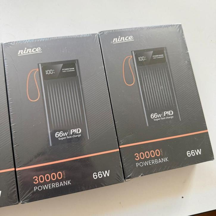 Batterie externe Nince 30000mAh - neuves dans leur boîte, Télécoms, Batteries externes, Enlèvement ou Envoi