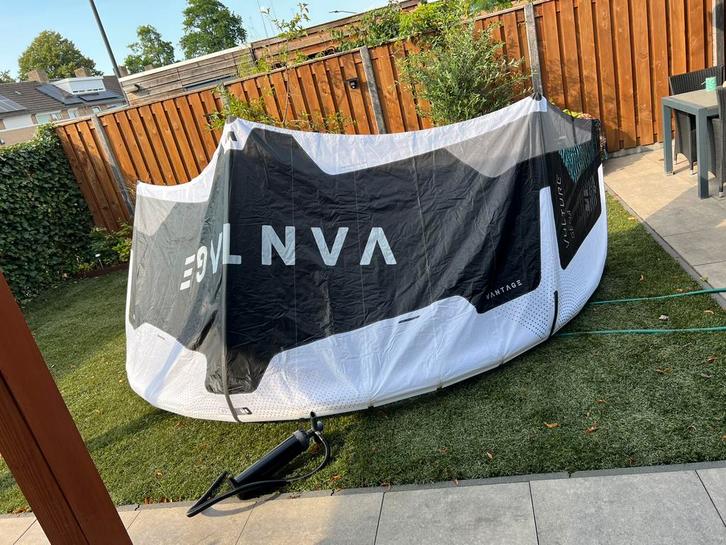 Cerf-volant Vantage Vulture Gen 4 de 9 m, Sports nautiques & Bateaux, Kitesurf, Comme neuf, Kite, 9 m², Pas de planche, Enlèvement ou Envoi