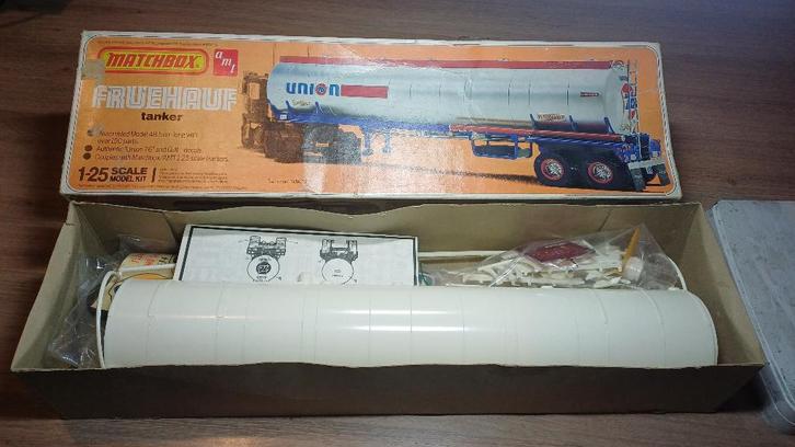 [1/25] Matchbox/AMT PK6606 - Fruehauf Tanker (1979), Hobby & Loisirs créatifs, Modélisme | Voitures & Véhicules, Utilisé, Autres types