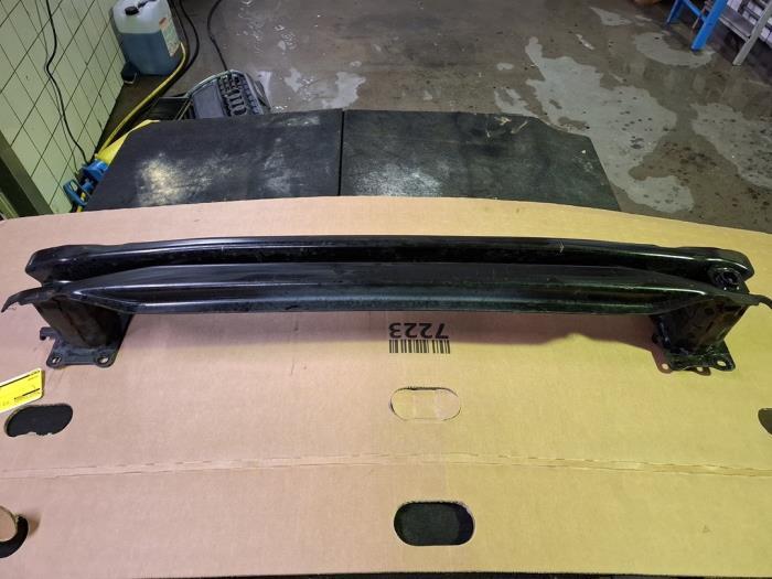 Barre transversale avant d'un Volkswagen Polo, Autos : Pièces & Accessoires, Carrosserie & Tôlerie, Volkswagen, Utilisé, 3 mois de garantie