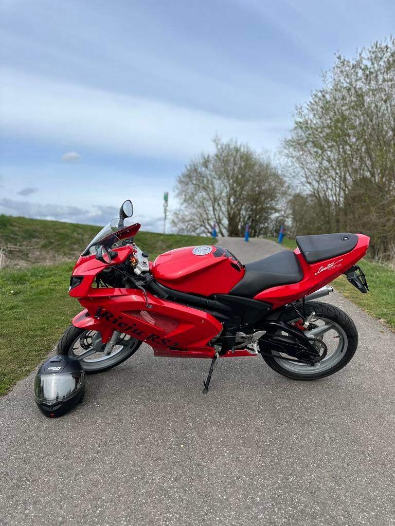 Moto 50cc Rieju RS2 – Très bon état,nombreuses pièces neuves, Motos, Enlèvement ou Envoi