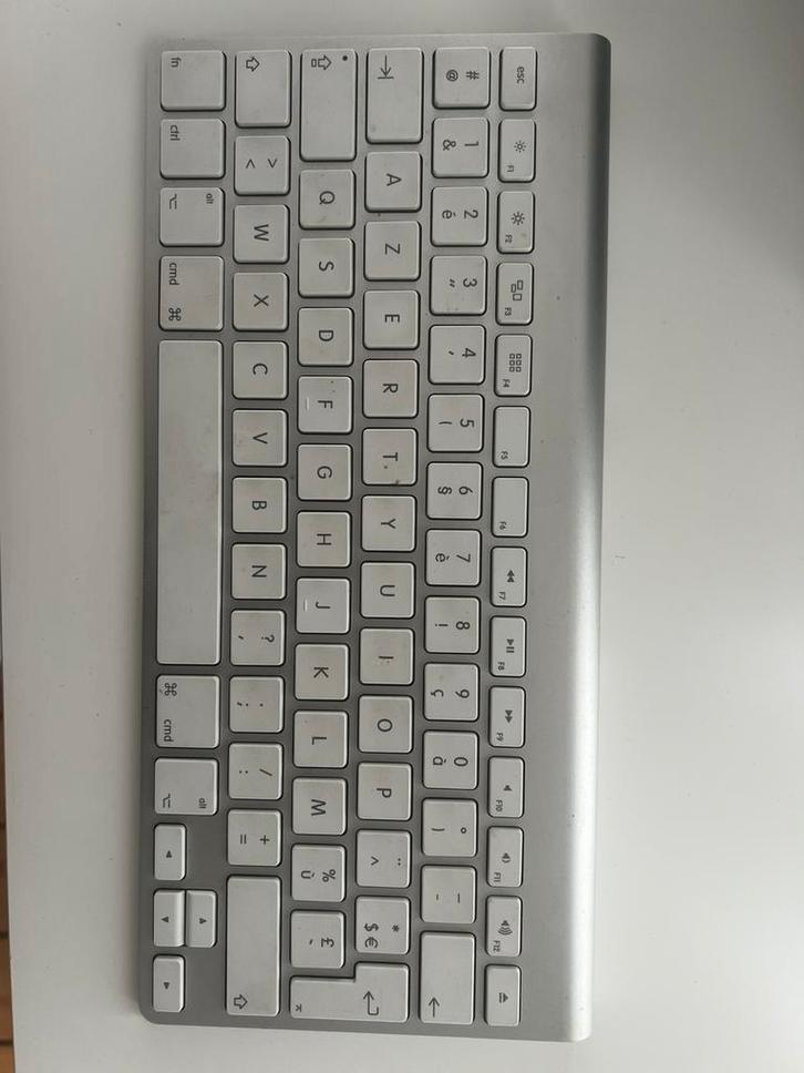 Apple draadloos toetsenbord AZERTY, Computers en Software, Toetsenborden, Zo goed als nieuw, Azerty, Draadloos, Ophalen