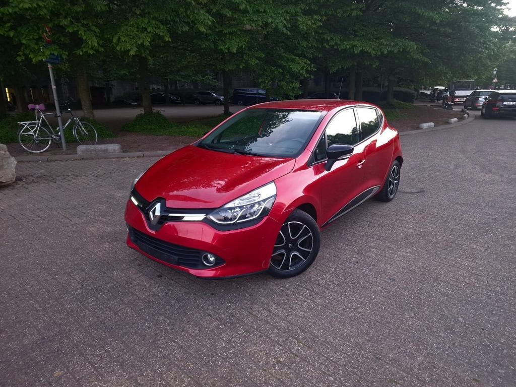 Belle clio moteur essence 0.9 à chaîne année 2015  km 124000, Auto's, Particulier, Te koop