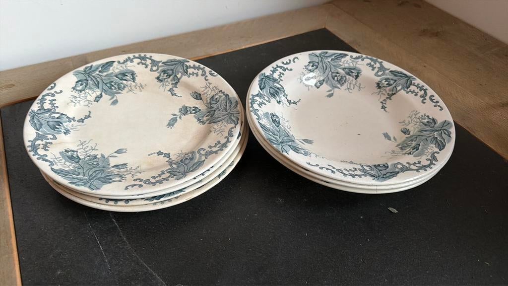 3 assiettes creuses et 4 assiettes à clochettes, Enlèvement