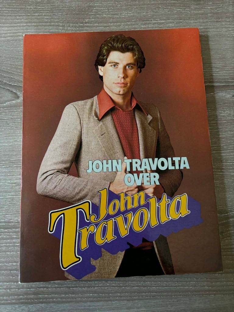John Travolta over John Travolte, mooi boek met mooie foto's, Enlèvement ou Envoi, Utilisé, Personnages