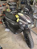 Maxi scooter Aprilia 200cc, Fietsen en Brommers, Overige modellen, Ophalen of Verzenden, Zo goed als nieuw, 200 cc