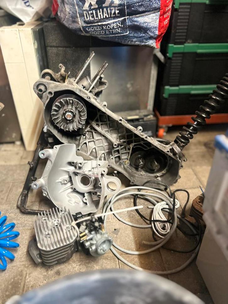 Mbk booster onderdelen, Fietsen en Brommers, Brommeronderdelen | Algemeen, Zo goed als nieuw, Blok, Ophalen