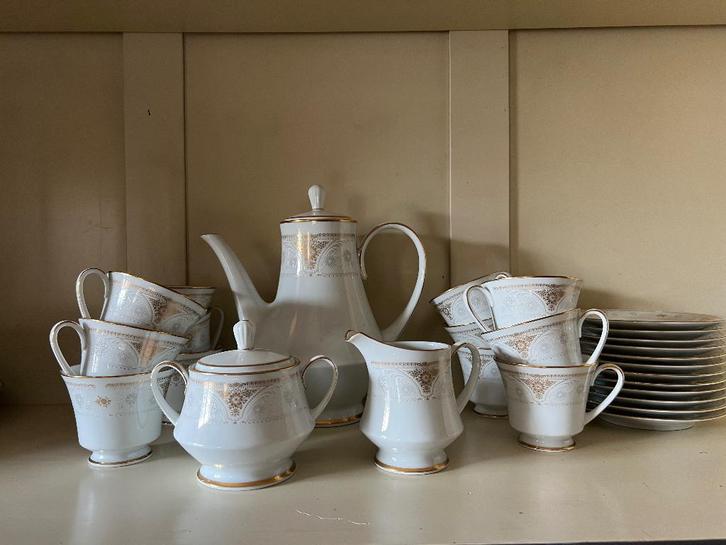 Vaisselle Noritake Japan Highclere 12 pièces, Antiquités & Art, Antiquités | Services (vaisselle) complet, Enlèvement