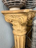 Twee decoratieve zuilen met glazen blad, Ophalen, Gebruikt