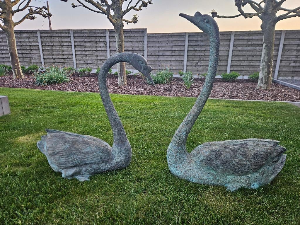 BRONZEN KOPPEL PRACHTIGE GROTE ZWANEN TOP PATINA TOPBRONZEN!, Tuin en Terras, Tuinbeelden, Zo goed als nieuw, Dierenbeeld, Steen