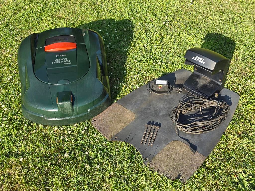 Husqvarna Automower 220ac robotmaaier compleet werkend, Tuin en Terras, Grasmaaiers, Gebruikt, Ophalen
