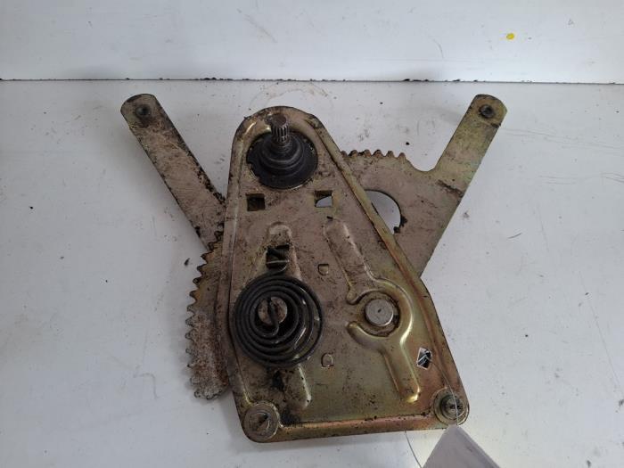 Mécanique vitre 4portes arrière droite d'un Alfa Romeo Giu, Autos : Pièces & Accessoires, -, 3 mois de garantie, Utilisé, Alfa Romeo