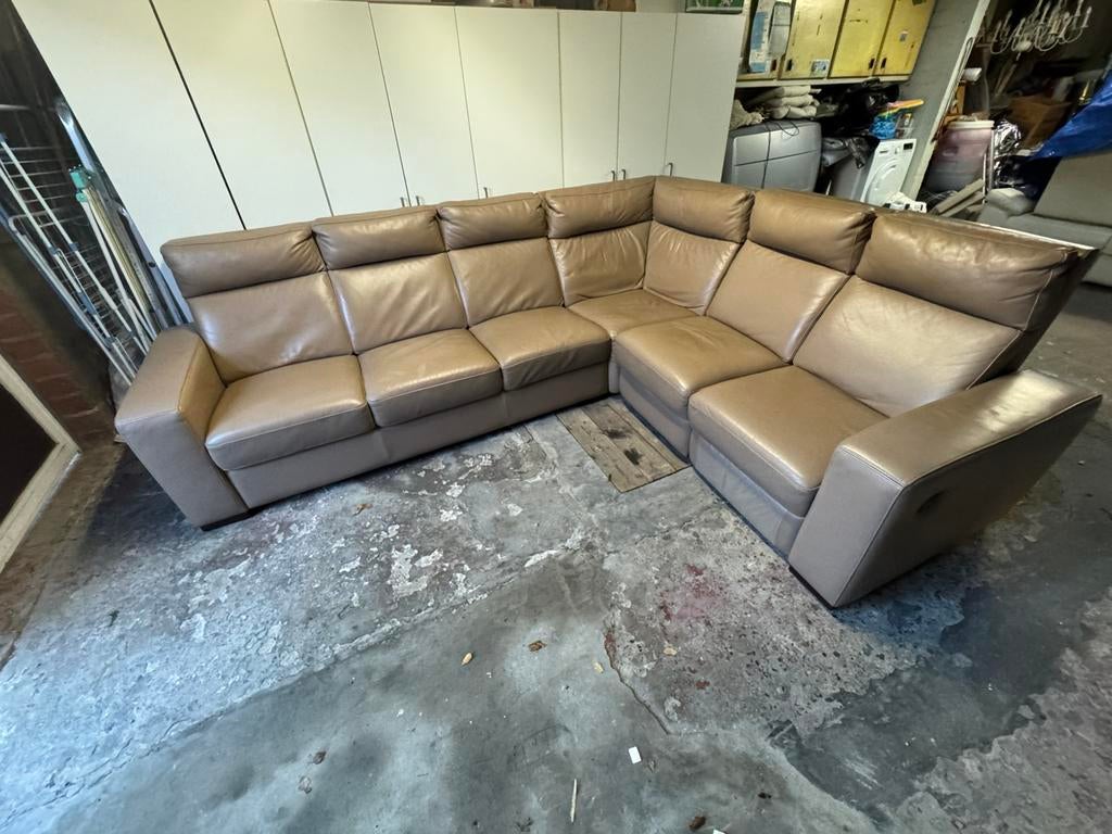 Salon, Ophalen, Zo goed als nieuw