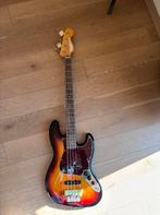 Squier affinty 60 jazz bass sunburst, Musique & Instruments, Instruments à corde | Guitares | Basses, Enlèvement, Comme neuf