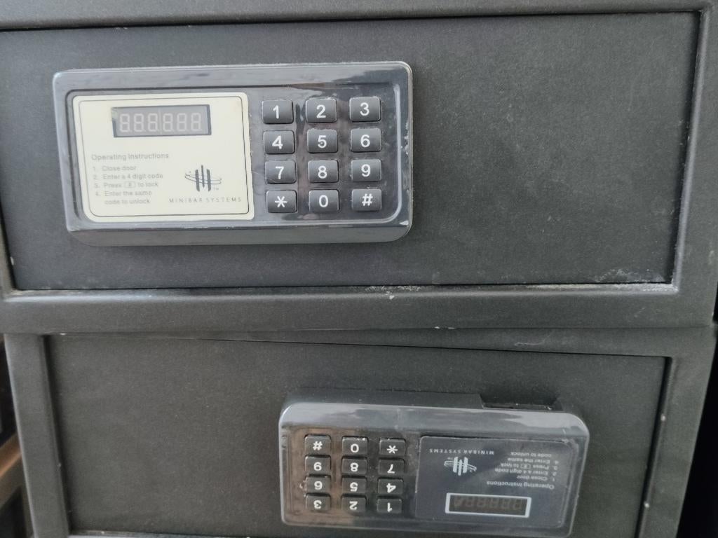 Lot de coffre fort avec code secours universelle, Maison & Meubles, Enlèvement